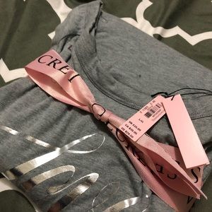 VICTORIA SECRET LOVE SLEEP TEE
